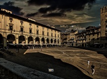 Arezzo, Ombre Lunghe in Piazza Grande