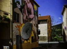 Riparbella - Pisa- Affollamento Turistico per i Murales ....Opera di ZED1