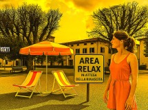 Montespertoli, Piazza del Popolo assolata, a tutto sole con Lecci che stanno morendo VERSIONE RELAX